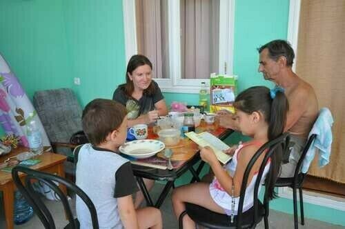 Во дворике | Гульнара, Крым