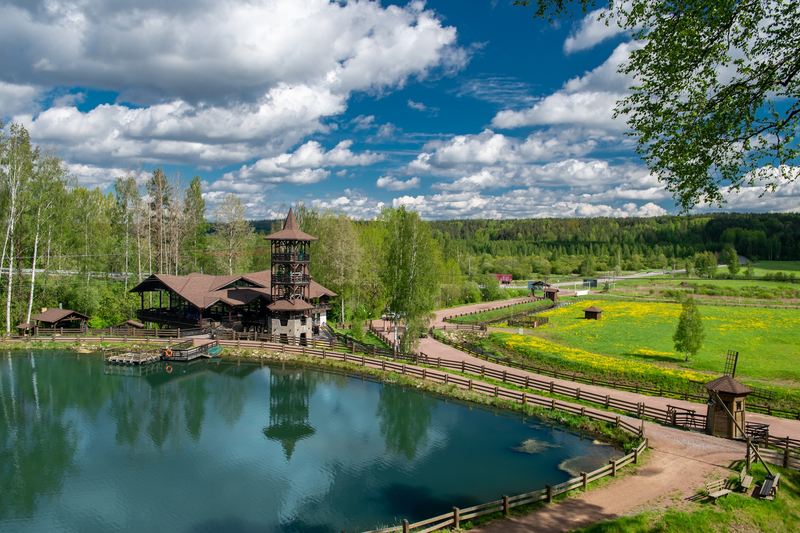 Парк-отель Золотая долина, Ленинградская область, поселок Коробицыно Приозерский район поселок Ольшаники деревня Овраги поселок Коробицыно Цвелодубово