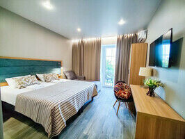 Трехместный комфорт с балконом, Гостевой дом МагДом, Анапа