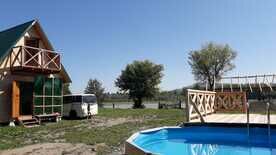 Коттедж  №2 (Благоустроенный дом), База отдыха Три клена, село Ая