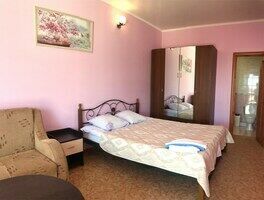 Де Люкс, Гостевой дом Максим, Судак